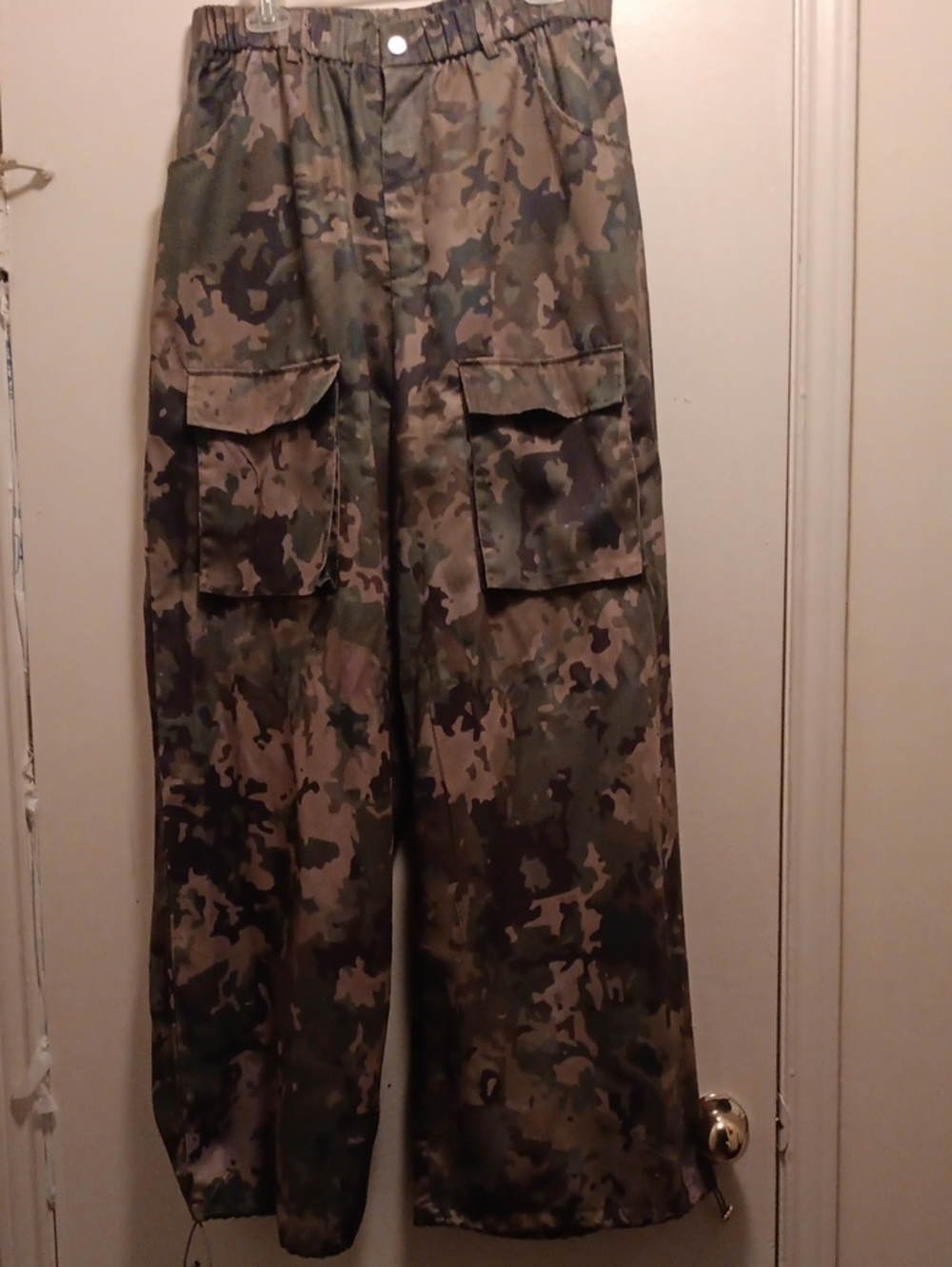 Women's Wide Leg Camo Cargo Pants - Green/Brown Camouflage